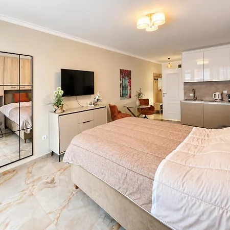 Magnolia 7 Private